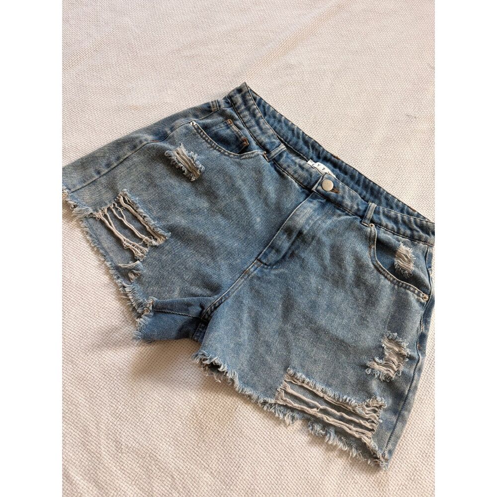 HYFVE Distressed High-Waisted shorts for summer vacation school teenager